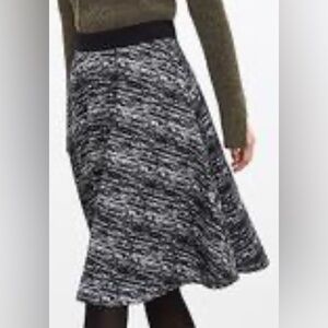BANANA REPUBLIC size 6, BLACK & WHITE Skirt.